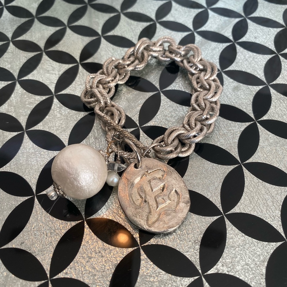 Cotton ball bracelet, ‘E’ initial, silver tone, 7”
